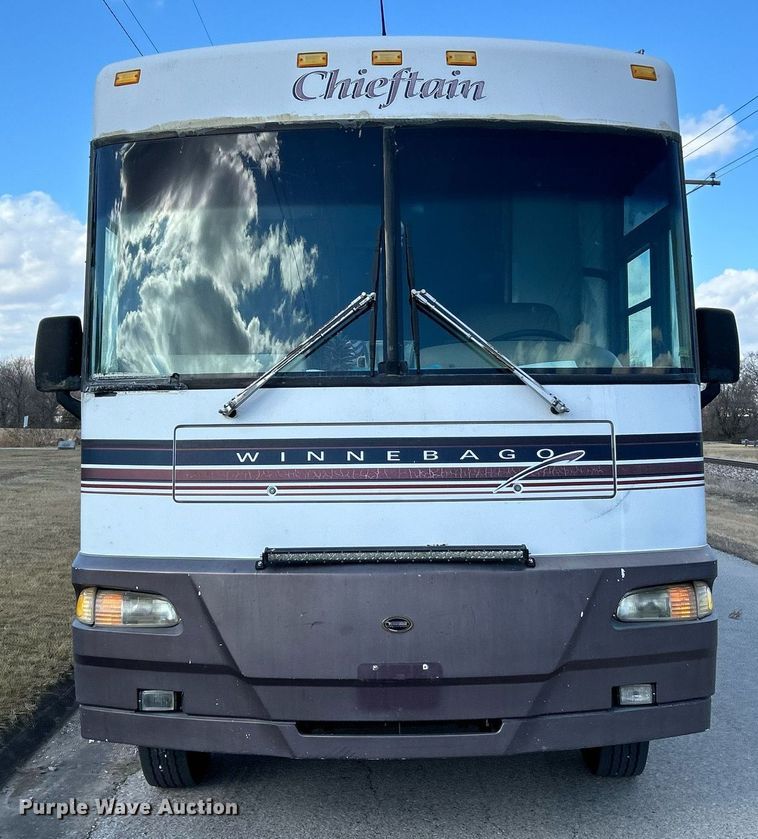 image for item EK4029 1999 Winnebago  WKL36L RV