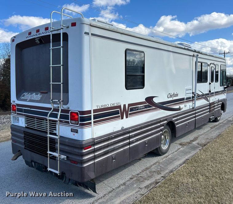 image for item EK4029 1999 Winnebago  WKL36L RV