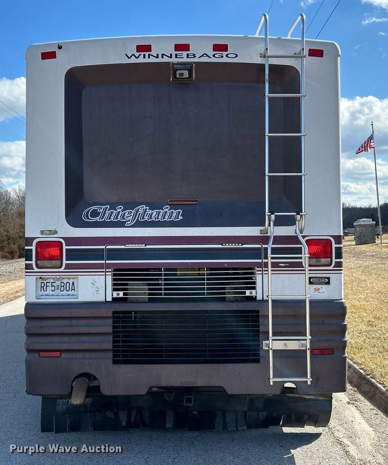 image for item EK4029 1999 Winnebago  WKL36L RV