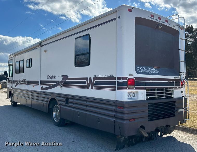 image for item EK4029 1999 Winnebago  WKL36L RV