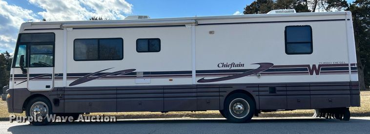 image for item EK4029 1999 Winnebago  WKL36L RV