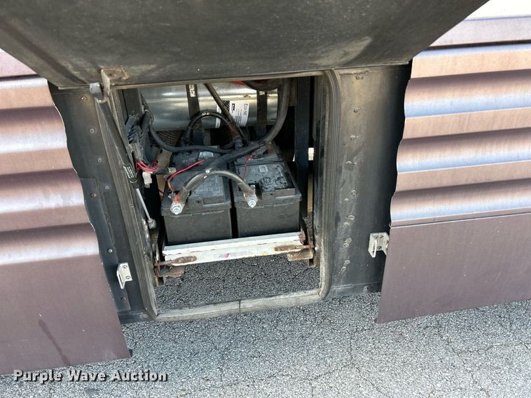 image for item EK4029 1999 Winnebago  WKL36L RV