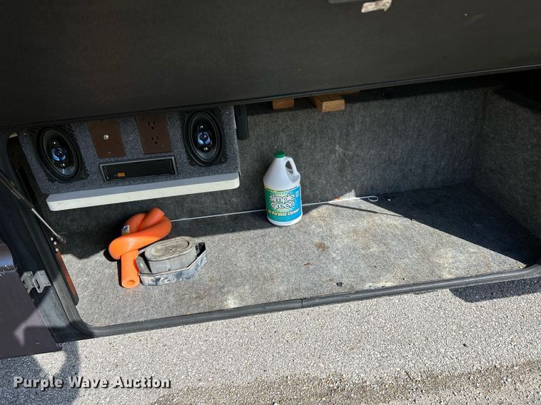 image for item EK4029 1999 Winnebago  WKL36L RV