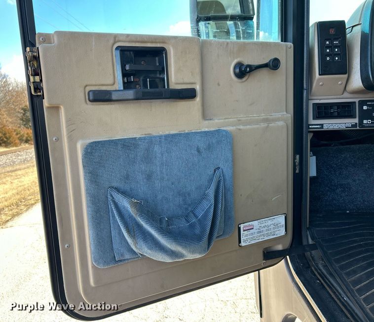 image for item EK4029 1999 Winnebago  WKL36L RV