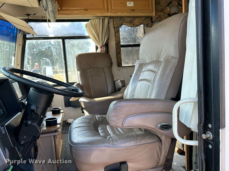 image for item EK4029 1999 Winnebago  WKL36L RV