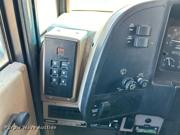 image for item EK4029 1999 Winnebago  WKL36L RV