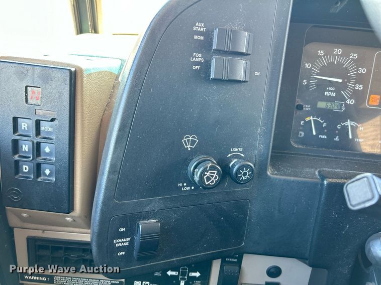 image for item EK4029 1999 Winnebago  WKL36L RV