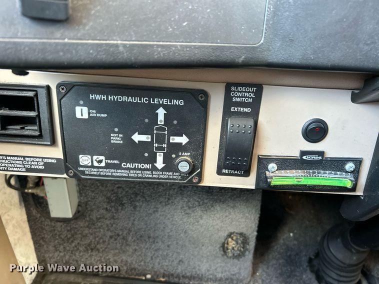 image for item EK4029 1999 Winnebago  WKL36L RV