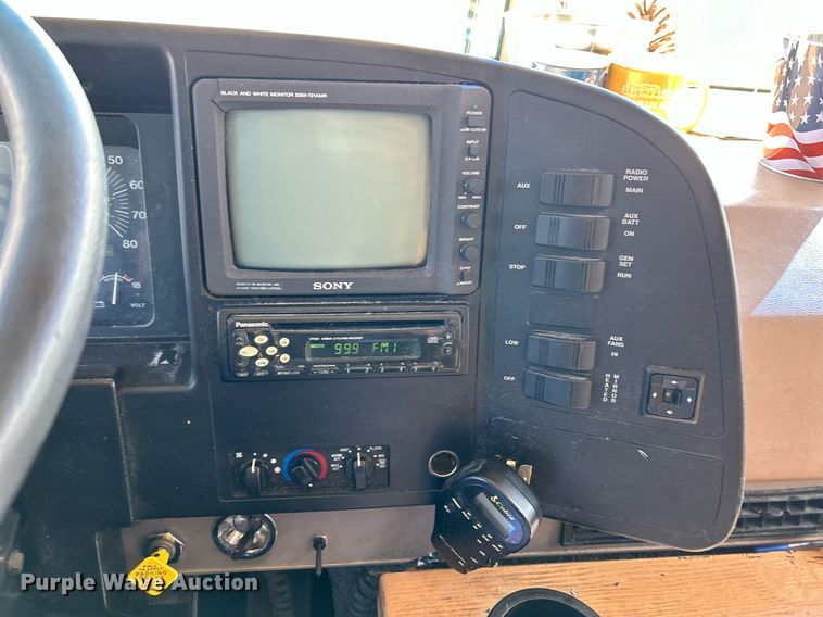 image for item EK4029 1999 Winnebago  WKL36L RV