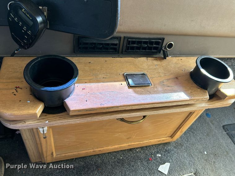 image for item EK4029 1999 Winnebago  WKL36L RV