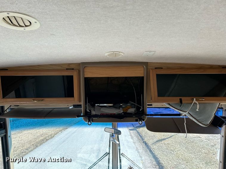 image for item EK4029 1999 Winnebago  WKL36L RV