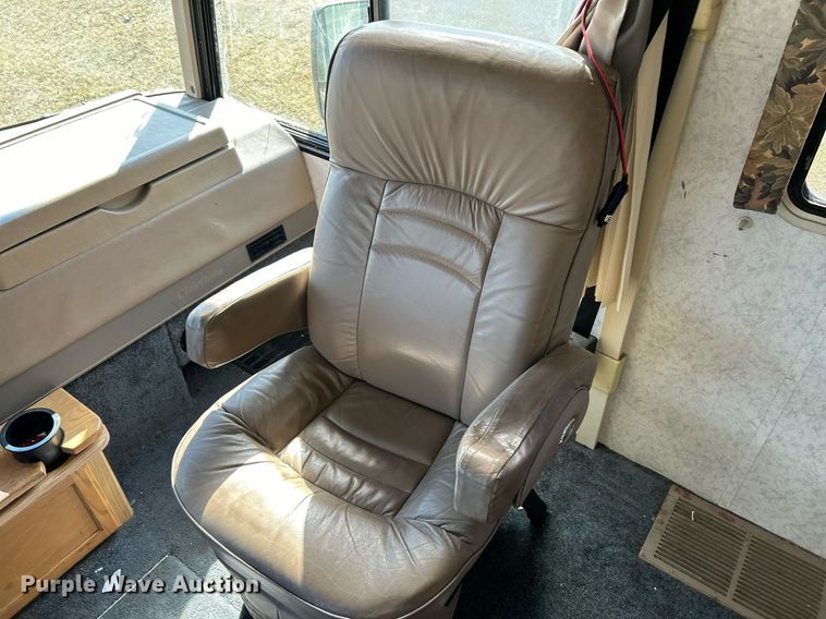 image for item EK4029 1999 Winnebago  WKL36L RV