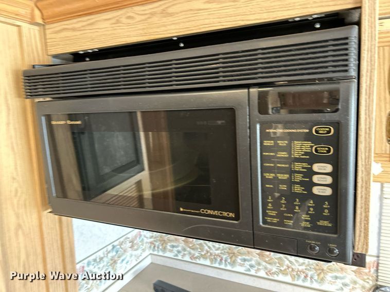 image for item EK4029 1999 Winnebago  WKL36L RV