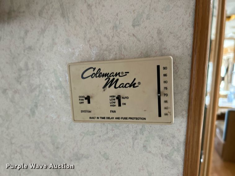 image for item EK4029 1999 Winnebago  WKL36L RV