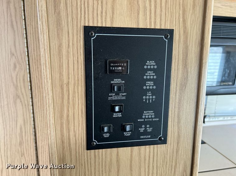 image for item EK4029 1999 Winnebago  WKL36L RV