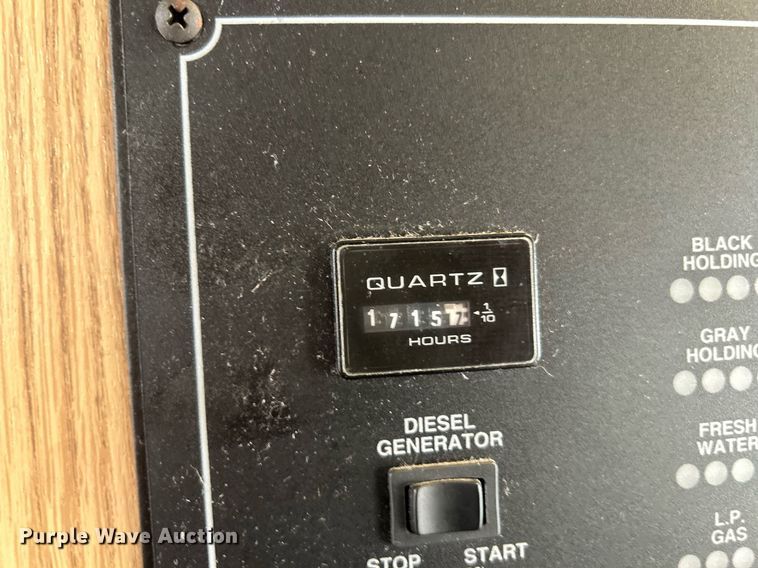 image for item EK4029 1999 Winnebago  WKL36L RV