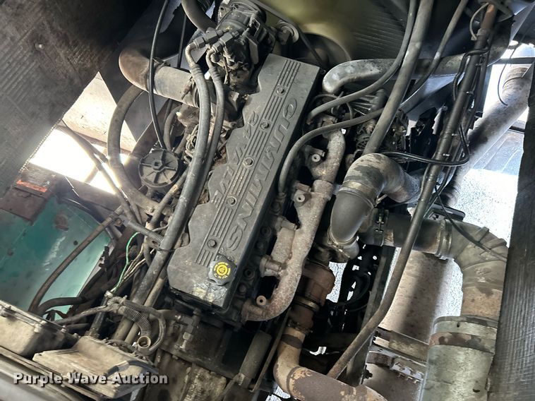 image for item EK4029 1999 Winnebago  WKL36L RV