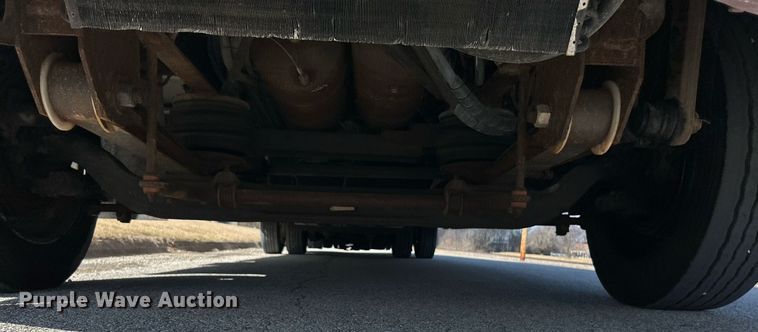 image for item EK4029 1999 Winnebago  WKL36L RV