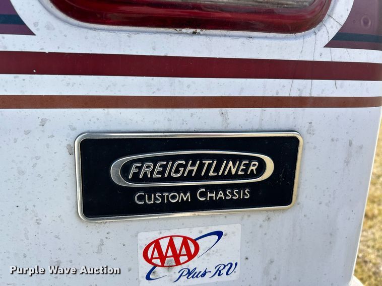 image for item EK4029 1999 Winnebago  WKL36L RV