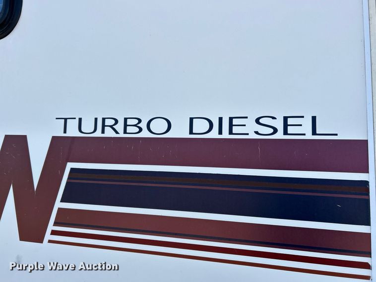 image for item EK4029 1999 Winnebago  WKL36L RV