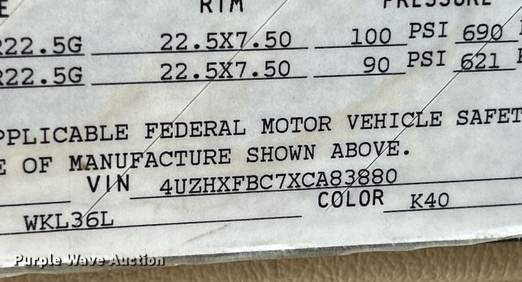 image for item EK4029 1999 Winnebago  WKL36L RV
