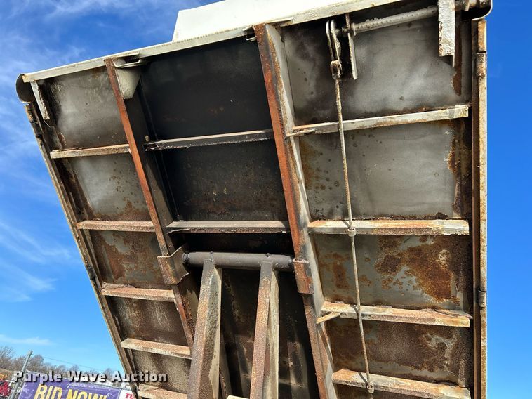 image for item EK4032 2003 Chevrolet C4500 Limited Edition dump truck