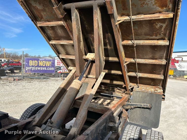 image for item EK4032 2003 Chevrolet C4500 Limited Edition dump truck