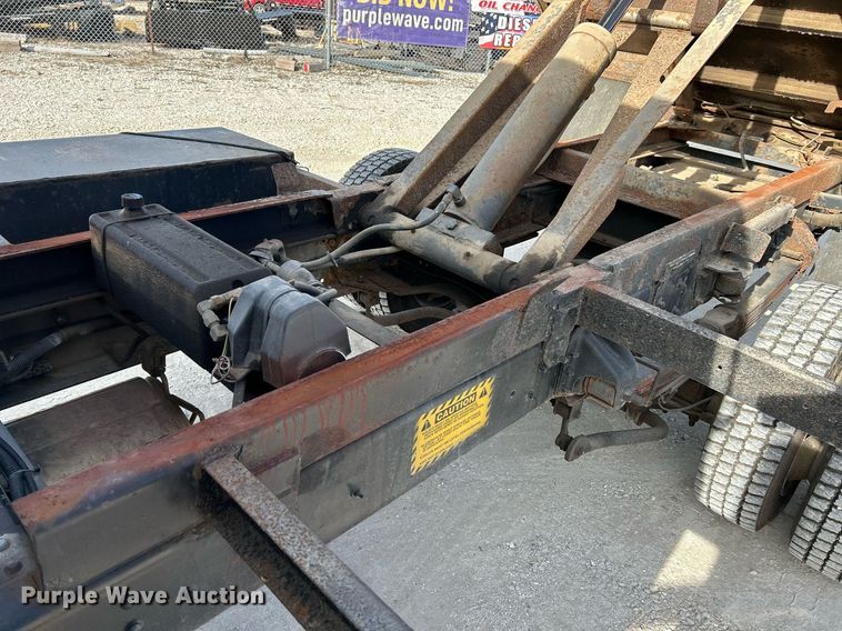 image for item EK4032 2003 Chevrolet C4500 Limited Edition dump truck