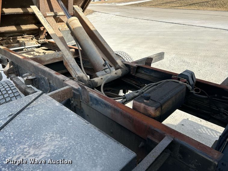 image for item EK4032 2003 Chevrolet C4500 Limited Edition dump truck