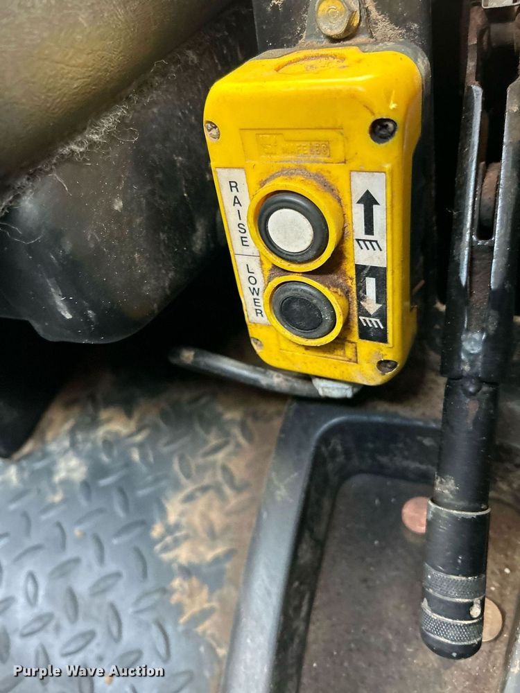 image for item EK4032 2003 Chevrolet C4500 Limited Edition dump truck