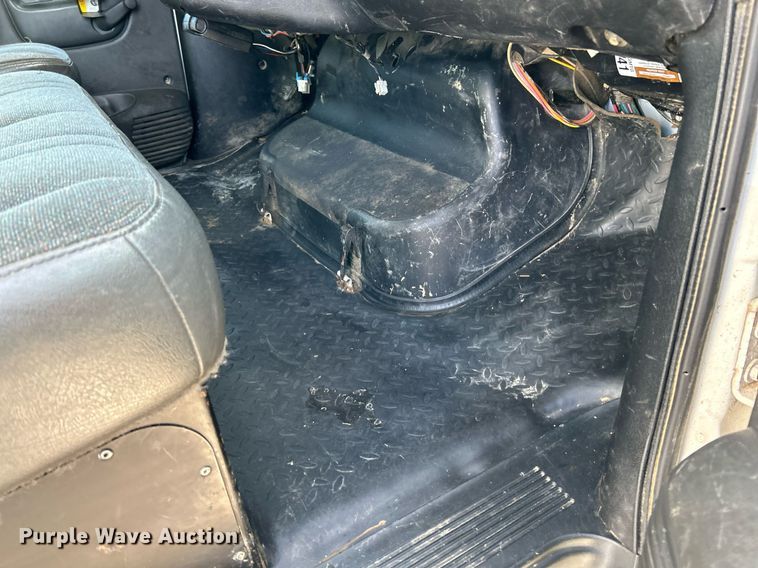 image for item EK4032 2003 Chevrolet C4500 Limited Edition dump truck