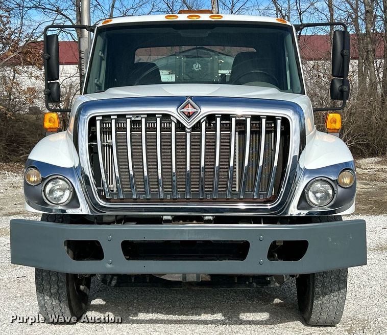 image for item EK4035 2014 International WorkStar 7400 pothole patcher truck