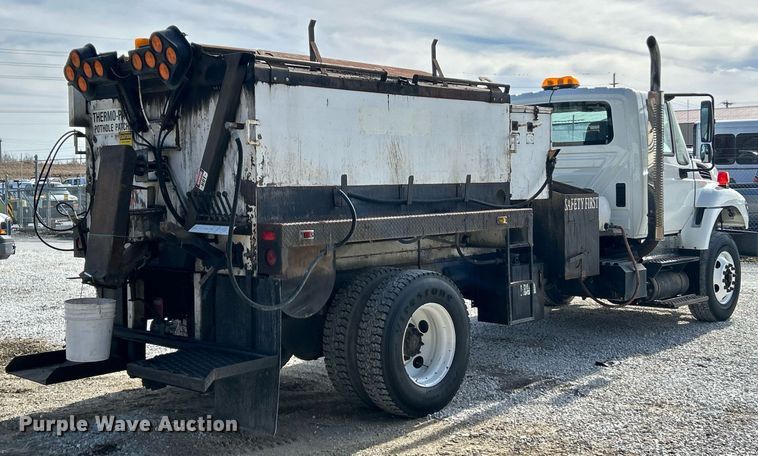 image for item EK4035 2014 International WorkStar 7400 pothole patcher truck