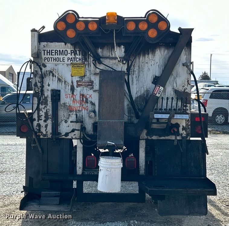 image for item EK4035 2014 International WorkStar 7400 pothole patcher truck