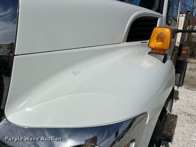 image for item EK4035 2014 International WorkStar 7400 pothole patcher truck