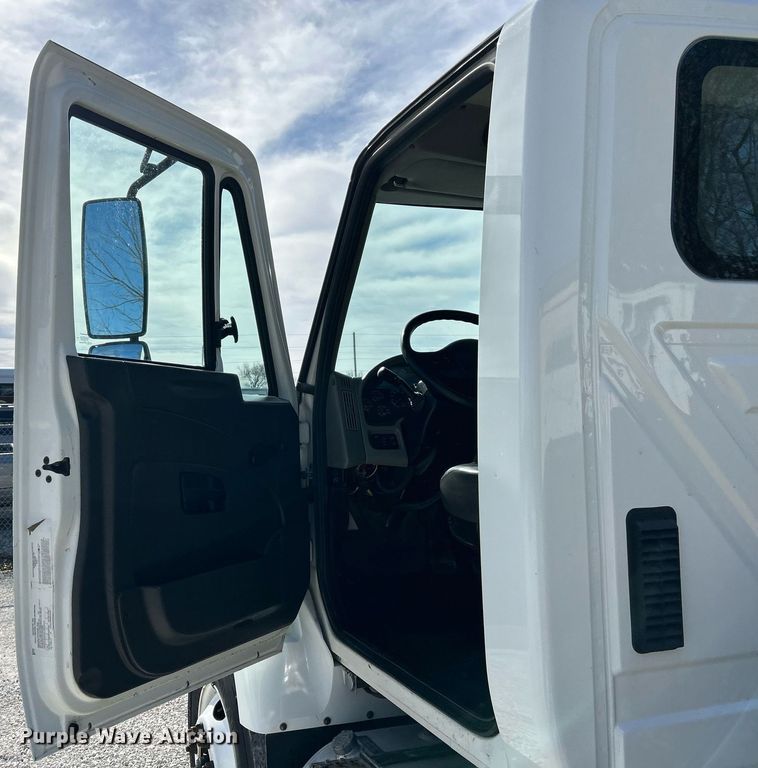 image for item EK4035 2014 International WorkStar 7400 pothole patcher truck