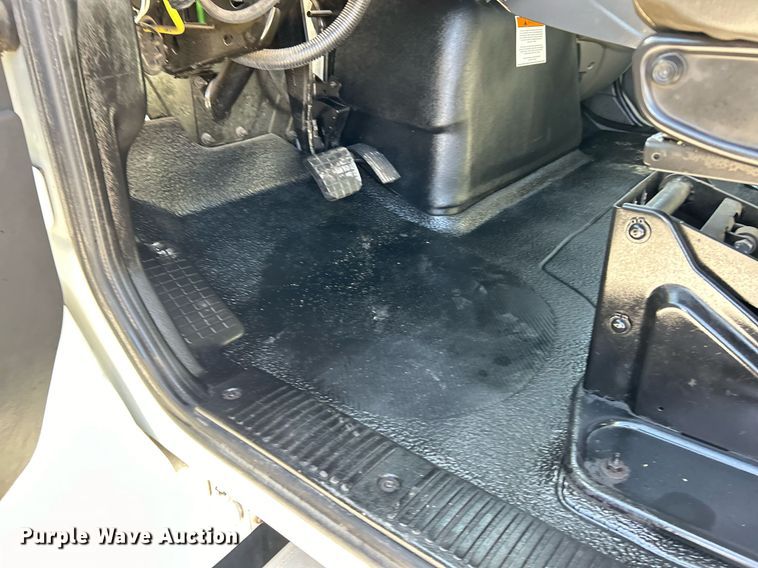 image for item EK4035 2014 International WorkStar 7400 pothole patcher truck