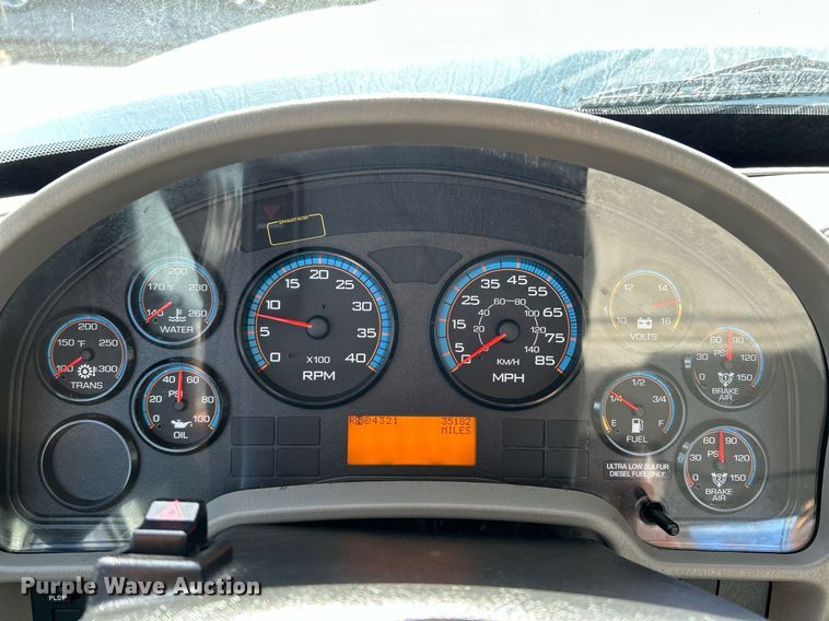 image for item EK4035 2014 International WorkStar 7400 pothole patcher truck