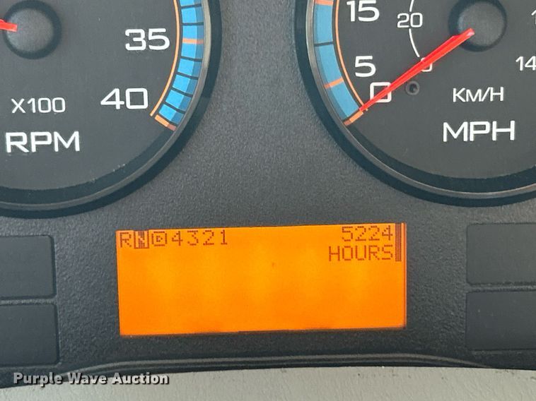 image for item EK4035 2014 International WorkStar 7400 pothole patcher truck