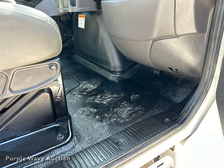 image for item EK4035 2014 International WorkStar 7400 pothole patcher truck