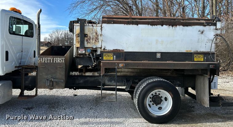 image for item EK4035 2014 International WorkStar 7400 pothole patcher truck