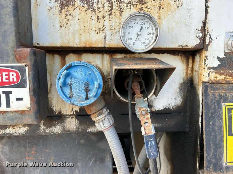 image for item EK4035 2014 International WorkStar 7400 pothole patcher truck