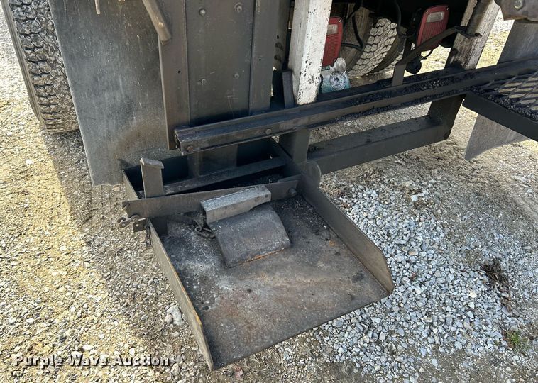 image for item EK4035 2014 International WorkStar 7400 pothole patcher truck