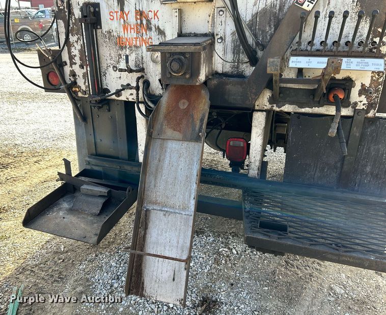 image for item EK4035 2014 International WorkStar 7400 pothole patcher truck