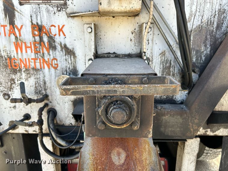 image for item EK4035 2014 International WorkStar 7400 pothole patcher truck