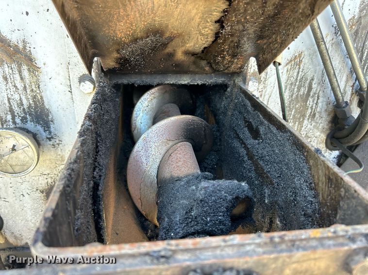 image for item EK4035 2014 International WorkStar 7400 pothole patcher truck