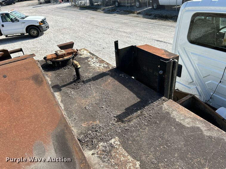 image for item EK4035 2014 International WorkStar 7400 pothole patcher truck