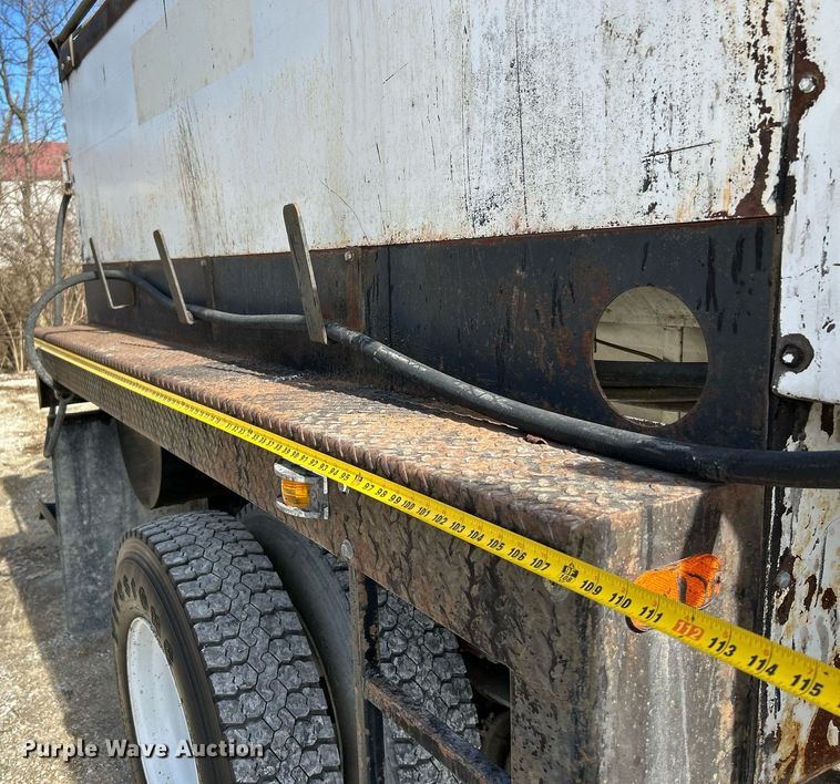 image for item EK4035 2014 International WorkStar 7400 pothole patcher truck