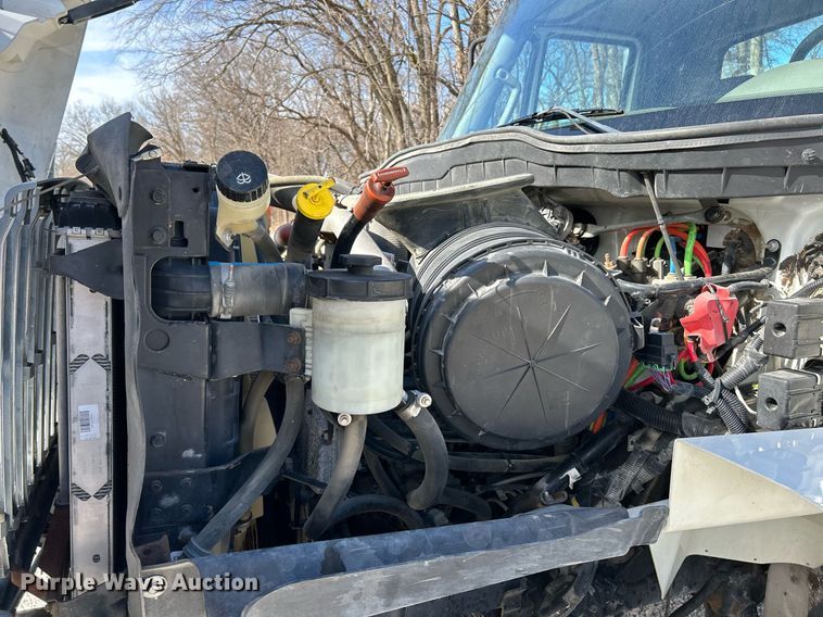 image for item EK4035 2014 International WorkStar 7400 pothole patcher truck