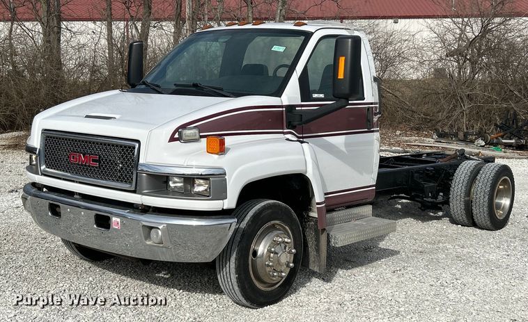 image for item EK4037 2006 GMC C4500 truck cab and chassis